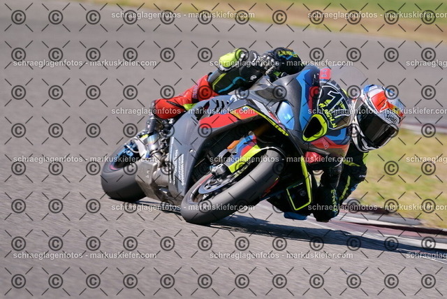 26bt05-0446 | markuskiefer.com - Realisiert mit Pictrs.com