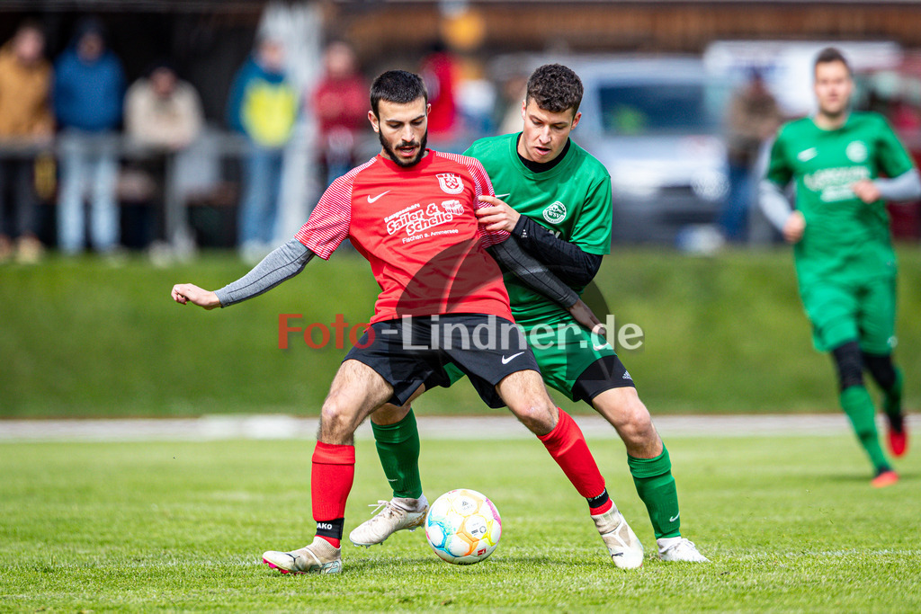 TSV Peißenberg vs WSV Unterammergau | Abstiegs Qualifikationsrunde Kreisliga Gruppe C, TSV Peißenberg vs WSV Unterammergau, 20240420,
Duell zwischen Dennis MULAJ (TSVP 8) und Niklas GANSLER (WSVU 4),
2024-04-20 in Peißenberg (Sportplatz Peißenberg)
8 Dennis MULAJ (TSVP 8), 4 Niklas GANSLER (WSVU 4)
Copyright: WolfgangxLindner www.foto-lindner.de