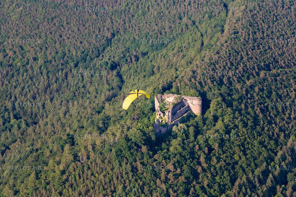 Luftbild: Burgruine Neuscharfeneck in Flemlingen im Bundesland Rheinland-Pfalz in Deutschland. Foto: IMG_120755.jpg vom 21.05.2020 durch Werner Riehm/FLY-FOTO.de