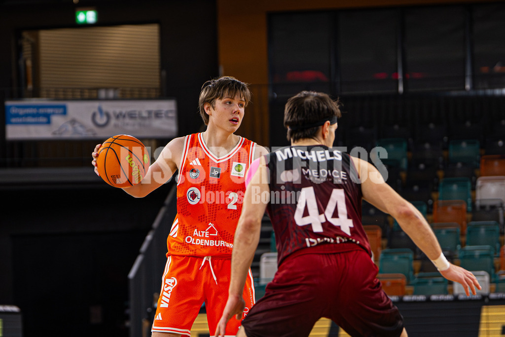 Basketball I Herren I Saison 2025-2026 I ProB Nord I 21. Spieltag I Rasta Vechta II - Iserlohn Kangaroos I 3154 | Epke Kruthaup (2, RASTA Vechta II) - Realisiert mit Pictrs.com