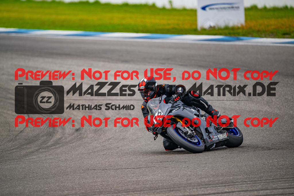 MaZZes_FotoMatrix_240701_6007705_3843 | WEISS