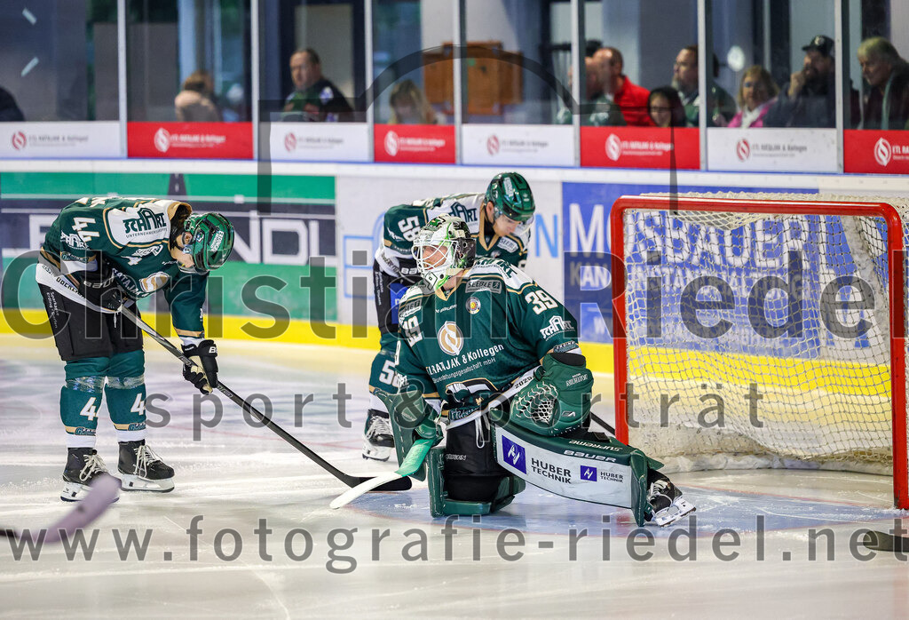 2025-09-14_006_TSV_Erding_gegen_EC_Peiting | Erding, Deutschland, 14.09.2025:Eishockey, Oberliga Süd 2025 / 2026, Testspiel, TSV Erding gegen EC Peiting, Endergebnis: 2:3Foto: Christian Riedel / fotografie-riedel.net