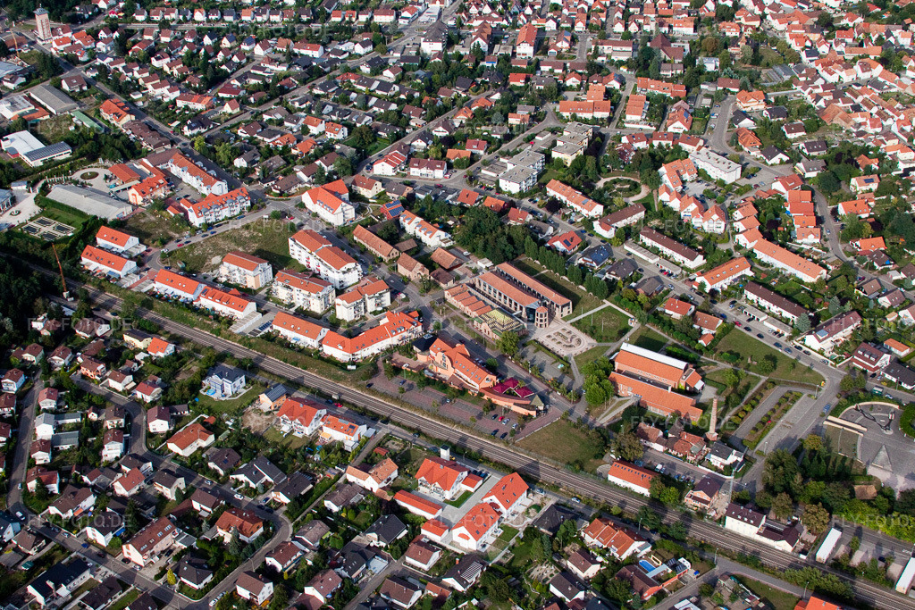 Luftbild: Ziegeleimuseum und Stadthalle in Jockgrim im Bundesland Rheinland-Pfalz in Deutschland. Foto: IMG_20257.jpg vom 16.08.2009 durch Werner Riehm/FLY-FOTO.de