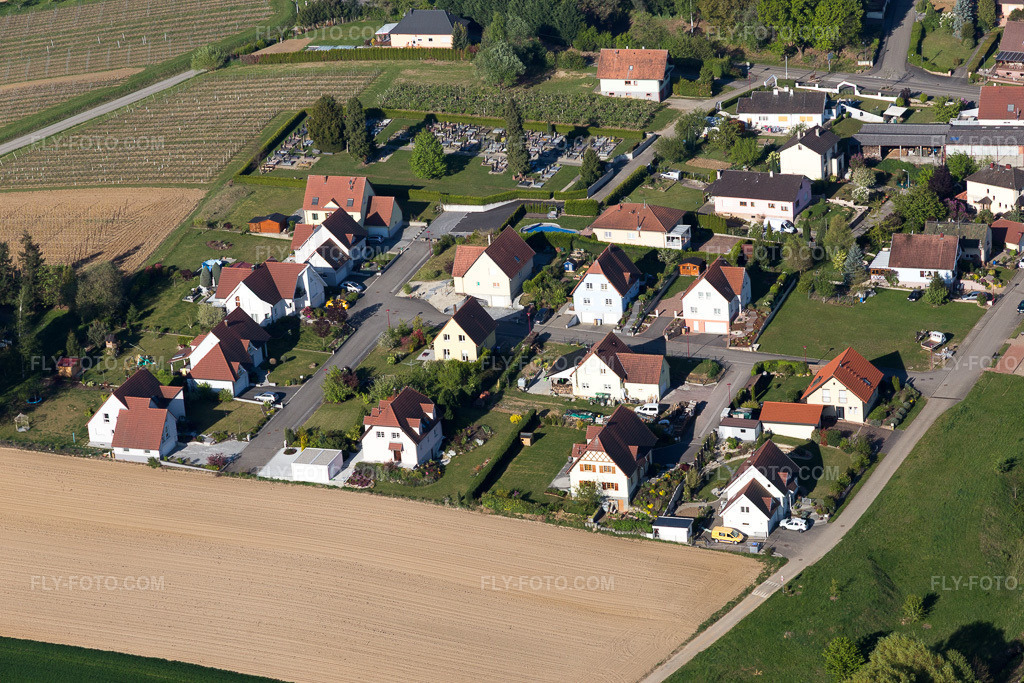 Aerial view: View of the town in Rott in the state Bas-Rhin, France.Photo: IMG_099302.jpg taken on 04/30/2017 by Werner Riehm/FLY-FOTO.comResolution of the original: 5472 x 3648 px