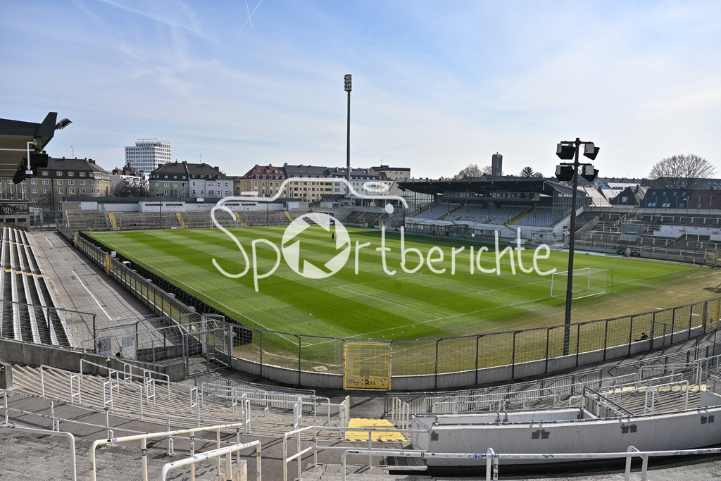 FC Bayern Amateure - 1. FC Schweinfurt 05 | Ein Blick ins Stadion an der Gruenwalder Strasse in Muenchen / Gruenwalder Stadion / Innen / Symbolbild / TSV 1860 Muenchen / Muenchner Loewen / Giesing / Symbolbild / 3. Liga / Regionalliga Bayern / Regionalliga Bayern: FC Bayern Muenchen II - 1. FC Schweinfurt 1905, Gruenwalder Stadion am 22.02.2025