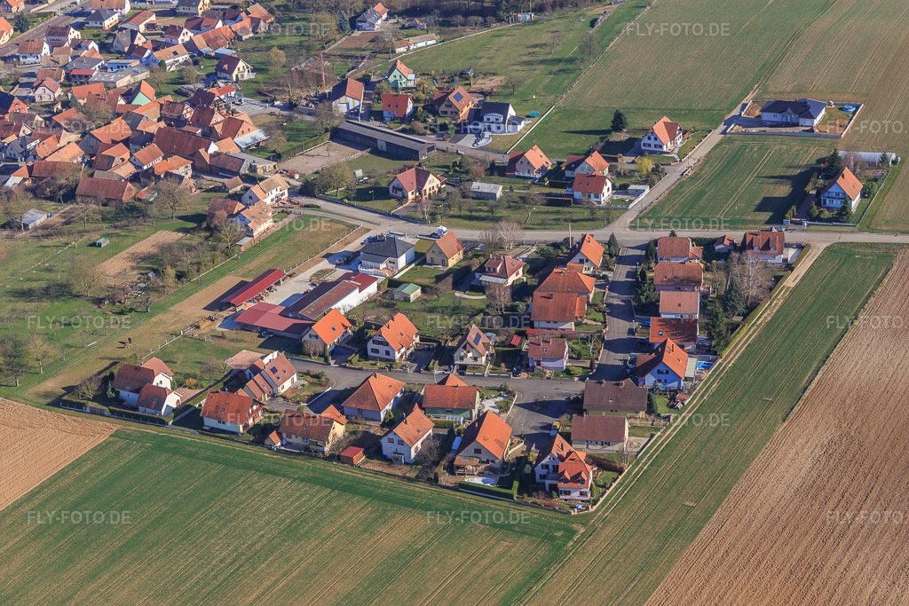 Luftbild: Neubaugebiet Rue des Bouleaux in Ettendorf im Bundesland Bas-Rhin in Frankreich. – Foto: IMG_097516.jpg vom 16.03.2017 durch Werner Riehm/FLY-FOTO.de – Auflösung des Originals: 5472 x 3648 px