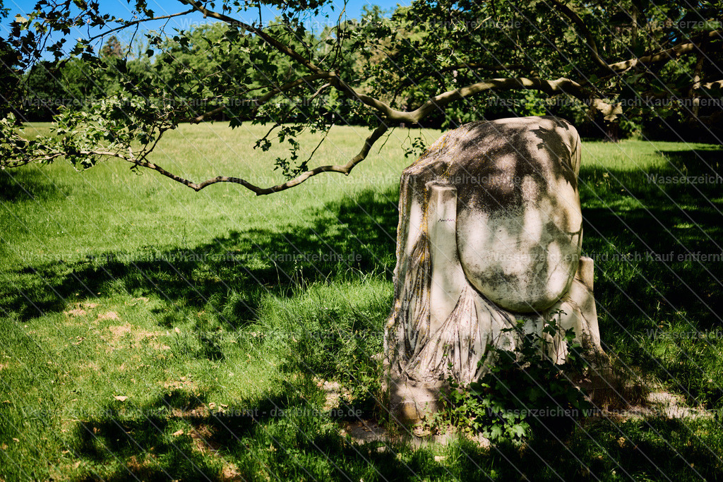 Leipzig Grünau Schönauer Park, Naturplastiken "Erinnerung an einen Sommertag" (1988, Peter Makolies) (Sommer 2026) | Leipzig Grünau Schönauer Park, Naturplastiken "Erinnerung an einen Sommertag" (1988, Peter Makolies) (Sommer 2026) - Realisiert mit Pictrs.com