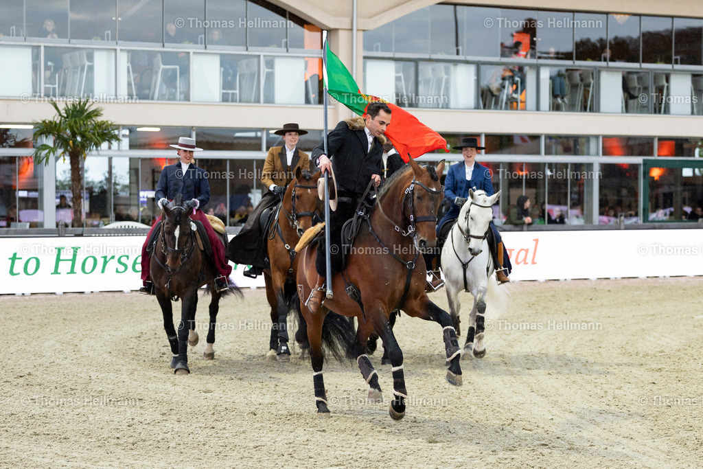 TH_Eröffnungsfeier_ Working Equitation_16531 | Horses &amp; Dreams meets Portugal 2024 am 24.04.24 in Hagen a.T.W., Thomas Hellmann, Ann-Kathrin Klöker, Fairmont 13, Eröffnungsfeier, Working Equitation