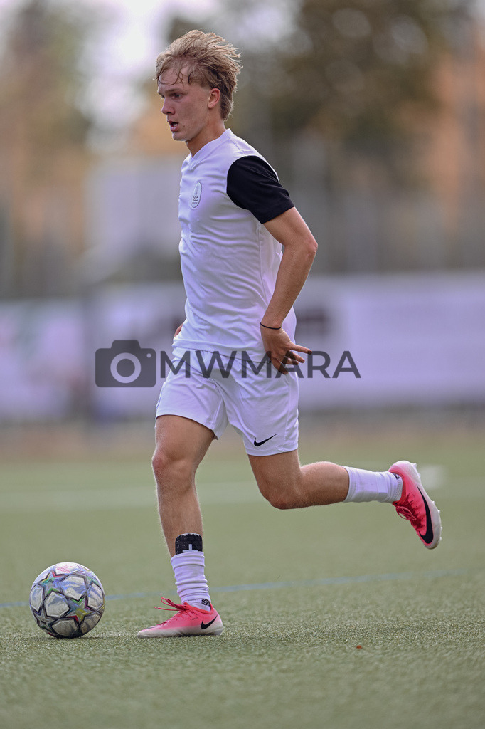 Fußball I Herren I Mannschaftsshooting I Saison 2026-2027 I TSG Hoffenheim II | Nader El-Jindaoui (#30) 13.07.2026 Nahaufnahme, Einzelfoto, Freisteller, Portrait, Porträt, Einzelbild, Herren, 3. Liga, Hoffenheim II, Baden- Wüttemberg, Dietmar-Hopp-Stadion, Teamfoto, Teamshooting, Mannschaftsfoto, Juli - Realisiert mit Pictrs.com