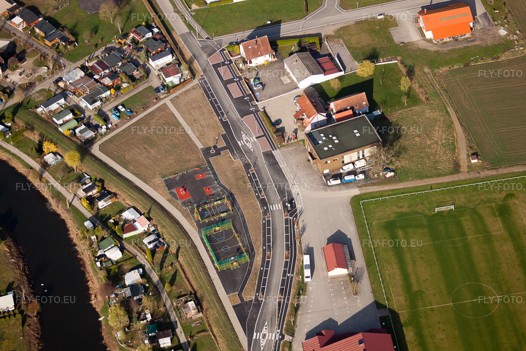 Vue aérienne: Vue de la ville à Munchhausen dans le département Bas Rhin, France. Photo: IMG_25586.jpg prise le 02/04/2010 par Werner Riehm/FLY-FOTO.euRésolution de l'original: 4752 x 3168 px