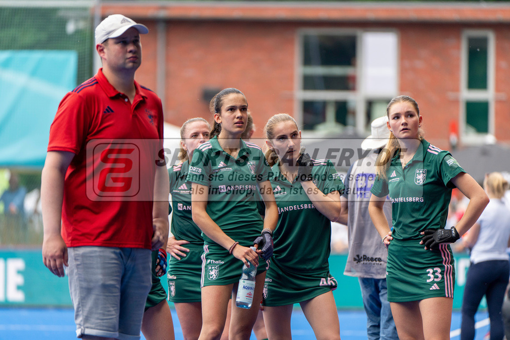 Final4_20250531-1430-HK107786 | Krefeld, Deutschland, 31.05.2025:  Feldhockey Final4 2025 – „Deutsche Feldhockey-Meisterschaften 2025“ im Gerd-Wellen-Hockeyanlage am 31.05.2025 in Krefeld, Deutschland. (Foto von Kramhöller/Fehrmann/Kaste)Krefeld, Germany, 31.05.2025: Feldhockey Final4 2025 – „Deutsche Feldhockey-Meisterschaften 2025“ in Gerd-Wellen-Hockeyanlage at 31.05.2025 in Krefeld, Deutschland. (Foto from Kramhöller/Fehrmann/Kaste)
