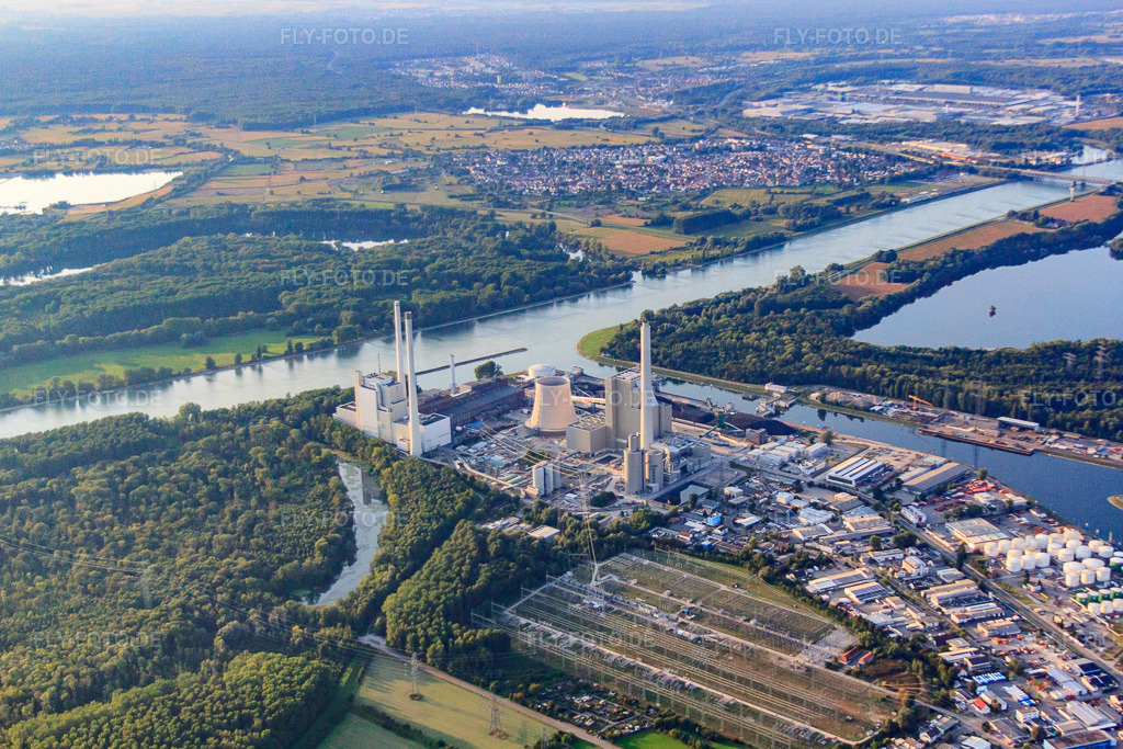 Luftbild: Rheinhafen-Dampfkraftwerk Karlsruhe der EnBW Energie Baden-Württemberg AG im Ortsteil Daxlanden in Karlsruhe im Bundesland Baden-Württemberg in Deutschland. Foto: IMG_53212.jpg vom 09.09.2012 durch Werner Riehm/FLY-FOTO.deAuflösung des Originals: 4533 x 3022 pxWWW.ENBW.COM
