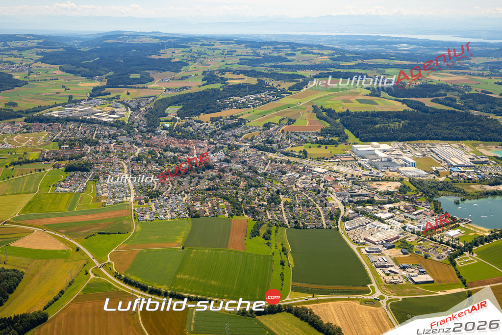 Das Luftbild zeigt :  Pfullendorf - Die Luftaufnahme wurde 2024 vom UL-Flugzeug aus erstellt ( keine Drohne ) - Hochauflösende Luftaufnahme - Für grossformatige Ausdrucke geeignet. Die Geschenkidee !Mit Lizenz und Bildrechte bestellbar