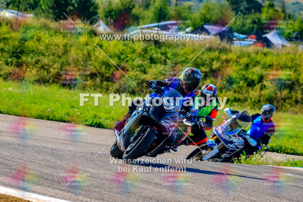 052-2364 | Hier findet Ihr Bilder von Touristenfahrten auf der Nürburgring Nordschleife oder von anderen Veranstaltungen die ich besucht habe. Viel Spass beim Durch Schauen 
