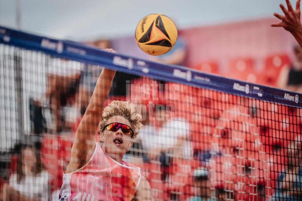 Beachvolleyball | Männer | Allianz German Beach Tour 2025 | Tourstop München | 10.07.2025 | Tamo Wüst beim Angriff