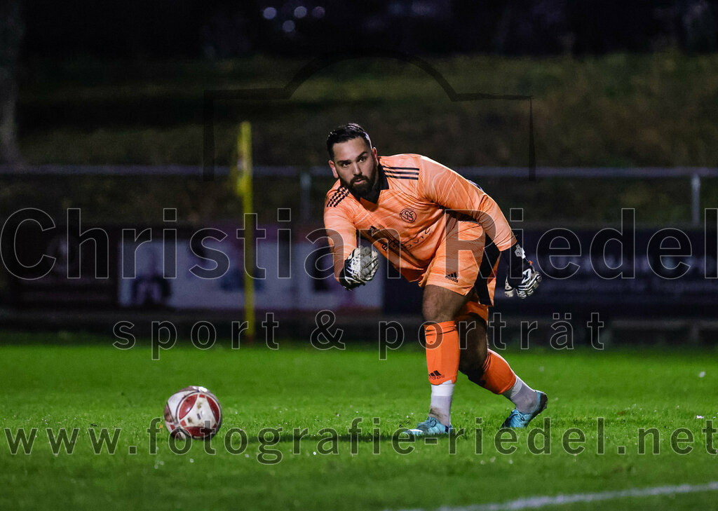 2023-11-17_053_FC_Schwaig_gegen_SpVgg_Feldmoching | Oberding, Deutschland, 17.11.2023:
Fußball, Landesliga Südost 2023 / 2024, 21. Spieltag, FC Schwaig gegen SpVgg Feldmoching, Endergebnis: 1:1

Torwart Semih Cakmakci (SpVgg Feldmoching, #1)

Foto: Christian Riedel / fotografie-riedel.net