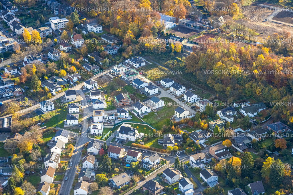 Hagen251103538 | Luftbild, Wohnsiedlung mit Baustelle und Neubau Auf der Gehre, herbstliche Bäume,  Emst, Hagen, Ruhrgebiet, Nordrhein-Westfalen, Deutschland