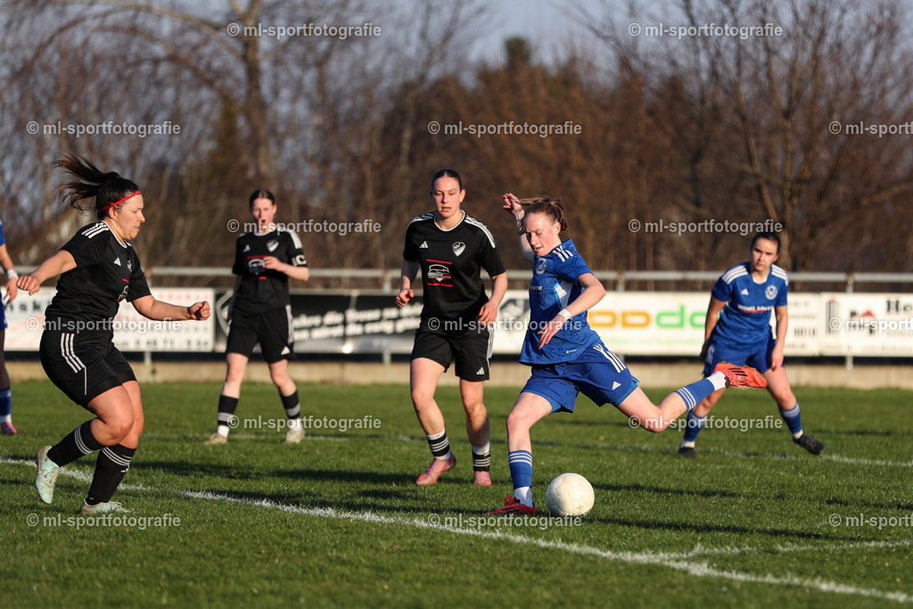 Fußball I Frauen I Saison 2025/2026 I Oberliga Schleswig-Holstein I 14. Spieltag I Merkur Hademarschen - SSC Hagen Ahrensburg | ml-sportfotografie - Realisiert mit Pictrs.com