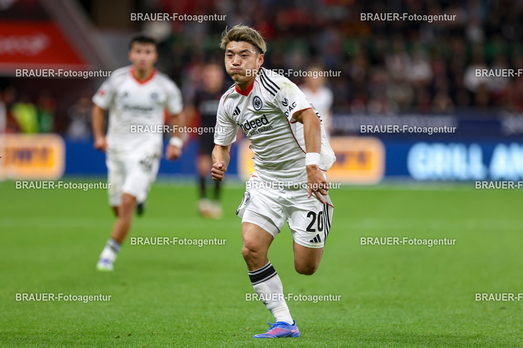 Bayer 04 Leverkusen vs Eintracht Frankfurt - Bundesliga  | Leverkusen, Deutschland, 12.09.25:   Ritsu Doan (Eintracht Frankfurt) renntwaehrend des Spiels der Bundesliga zwischen  Bayer 04 Leverkusen vs Eintracht Frankfurt in der BayArena(Foto von Brauer-Fotoagentur / Adrian Schlueter)