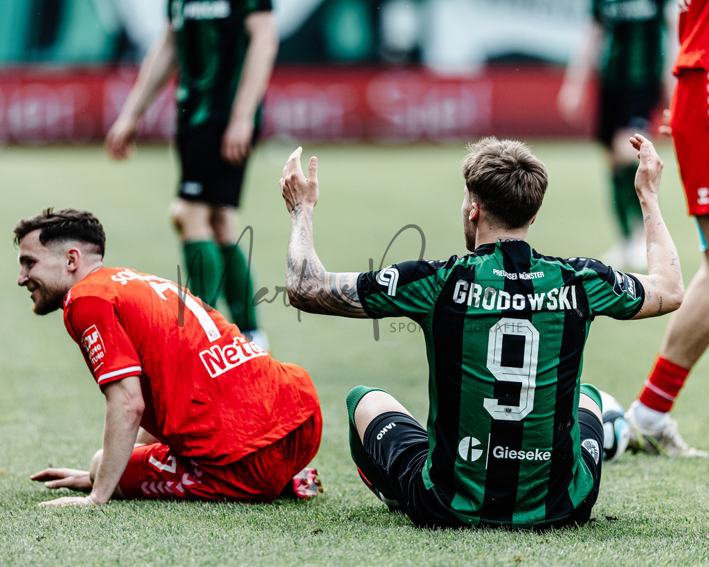 3. Liga, Saison 2023/24, 32. Spieltag: SC Preußen Münster - Jahn Regensburg | Münster, 06.04.2024: 3. Liga, 32. Spieltag, SC Preußen Münster gegen Jahn Regensburg im LVM-Preußenstadion in Münster. Foto: sportfotografie.ms | Markus Paletta - Realisiert mit Pictrs.com