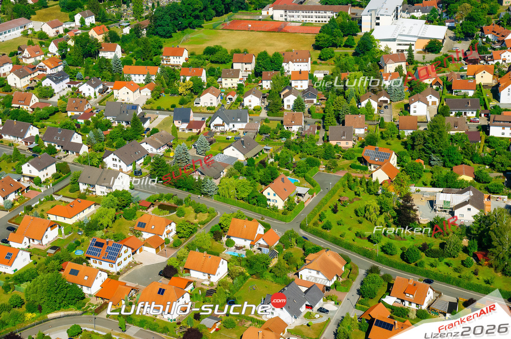 Die Luftaufnahme der Stadt Küps wurde vom UL-Flugzeug heraus erstellt ( keine Drohne )- hohe Auflösung für beste Qualität