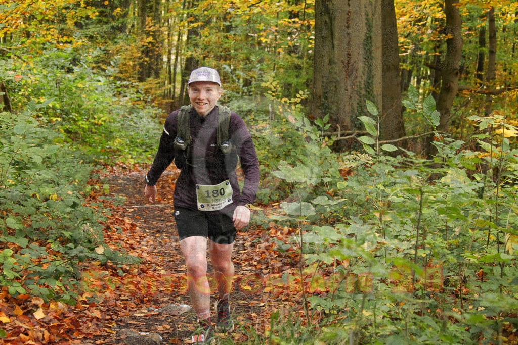 251026_1245_EV4_5749 | Sportfotografie im Rhein-Sieg Kreis, Köln, Bonn, NRW, Rheinland Pfalz, Hessen, etc. Unser Tätigkeitsfeld umfasst den Laufsport vom Volkslauf über den Marathon, Duathlon, Triathon bis zum Ultralauf wie Kölnpfad Ultra oder Schindertrail.