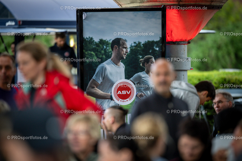 22. ASV Nachtlauf; Koeln, 28.05.25 | Impressionen vom 22. ASV Nachtlauf am 28.05.25 am Tanzbrunnen in Koeln. Foto: BEAUTIFUL SPORTS/Axel Kohring