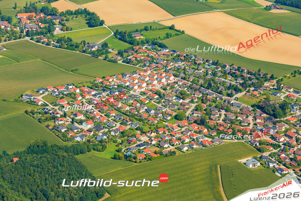 Luftaufnahme von Ruhstorf an der Rott - Die Luftaufnahme wurde 2025 vom UL-Flugzeug heraus erstellt ( keine Drohne ) - Hochauflösende Luftaufnahme - für professionelle Ausdrucke geeignet. Die Geschenkidee !Mit Lizenz und Bildrechte bestellbar