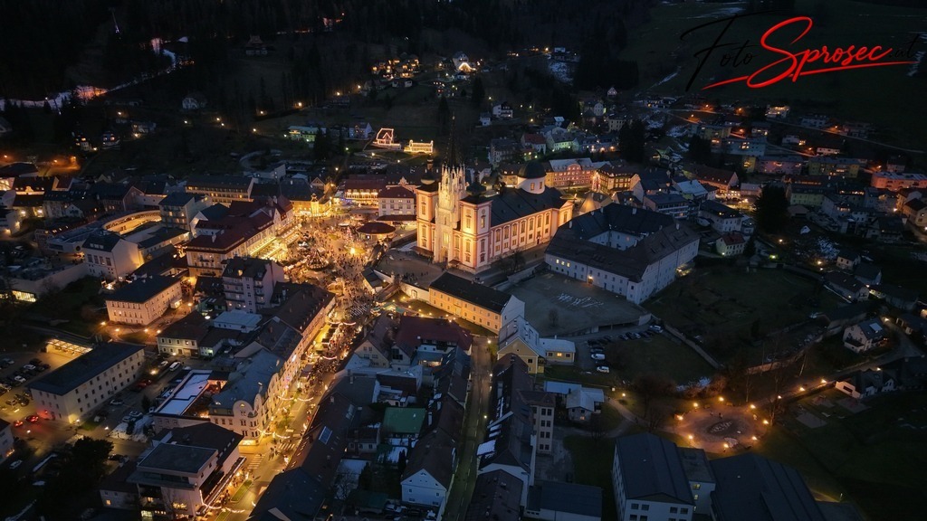 dji-basilika-advent (2) | Mit meiner Kamera halte ich besondere Augenblicke, faszinierende Landschaften und interessante Details fest. Dabei entstehen ganz unterschiedliche Aufnahmen – von stimmungsvollen Landschaftsfotografien und beeindruckenden Drohnenaufnahmen über Pressefotos - Realisiert mit Pictrs.com