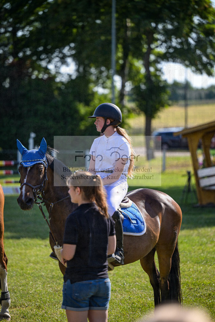 Reitturnier Voxtrup | Entdecke hochwertige Reitturnierfotos von Foto Oger. Professionell, emotional und authentisch – jetzt Lieblingsmomente im Shop bestellen.Deutschlandweite Turnierfotografie. - Realisiert mit Pictrs.com