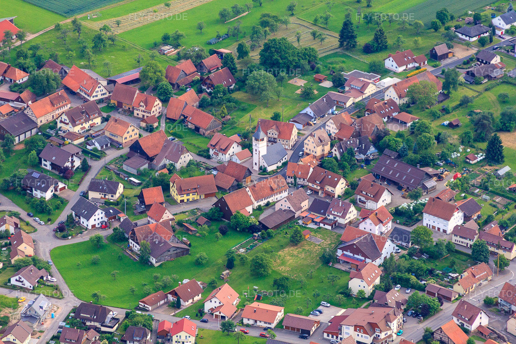 Luftbild: Bartholomäuskirche im Ortsteil Oberhaugstett in Neubulach im Bundesland Baden-Württemberg in Deutschland. Foto: IMG_66826.jpg vom 07.06.2014 durch Werner Riehm/FLY-FOTO.de