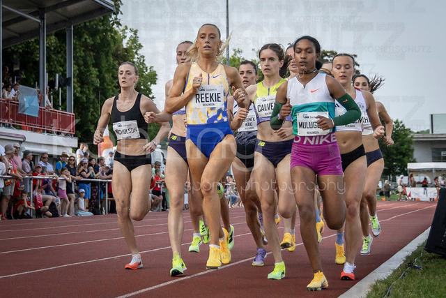 61. Internationales Pfingstsportfest; Rehlingen-Siersburg, 24.05.2026 | REHLINGEN , GERMANY - MAY 24: Jemma Reekie (GBR/Großbritannien), Sarah Calvert (GBR/Großbritannien) and Samrawit Mulugeta (ETH/Äthiopien) during the 61. Internationales Pfingstsportfest on 24.05.2026 at the  Bungertstadion in Rehlingen-Siersburg (Saarland / Deutschland).
