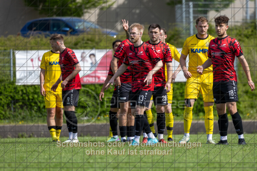 20250427_150640_0142 | #,TSV Bad Boll (rot) vs. SV Waldhausen (gelb), Fussball, Landesliga 2 - wfv, 24. Spieltag, Saison 2024/2025, Rasenplatz, Erlengarten 37, 73087 Bad Boll, 27.04.2025 - 15:00 Uhr,Foto: PhotoPeet-Sportfotografie/Peter Harich