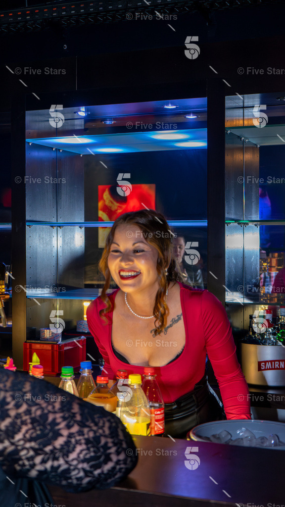 DSC00523_mitLogo16 | Five Stars Fotografie und Videografie fängt Ihre besonderen Momente mit atemberaubenden Bildern und hochwertigen Videos ein. Perfekt für Hochzeiten, Events und mehr – lassen Sie sich von unserer Expertise und Kreativität begeistern.