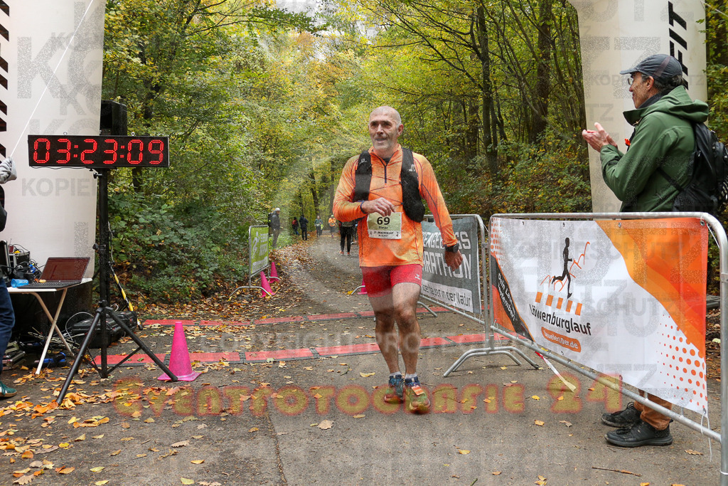 251026_1324_EX1_3388 | Sportfotografie im Rhein-Sieg Kreis, Köln, Bonn, NRW, Rheinland Pfalz, Hessen, etc. Unser Tätigkeitsfeld umfasst den Laufsport vom Volkslauf über den Marathon, Duathlon, Triathon bis zum Ultralauf wie Kölnpfad Ultra oder Schindertrail.