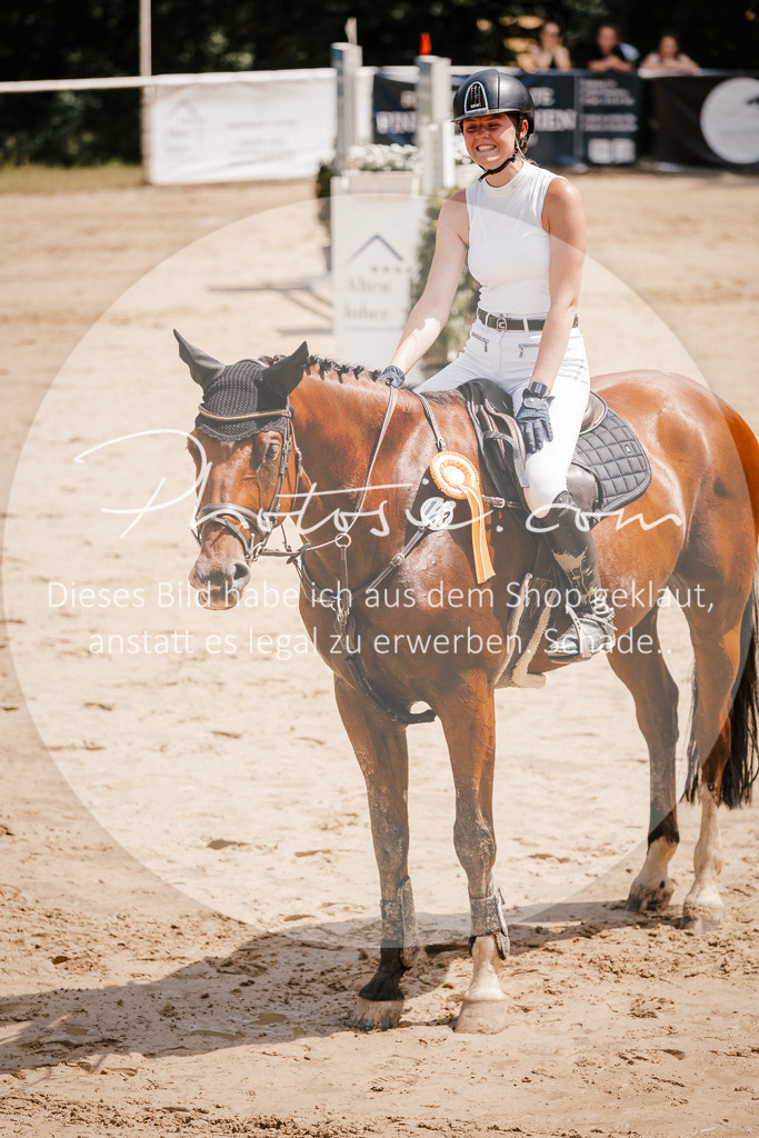 3I6A8136 | Stimmungsvolle Portraits und Reitsportfotografie im Ruhrgebiet und im Münsterland.

Pferdefotografie, Hundefotografie, Tierfotografie, Reportagen, Portraits von Tier und Mensch, Turnierfotografie in Bochum, Recklinghausen, Marl, Haltern am See, Dülmen.. - Realisiert mit Pictrs.com