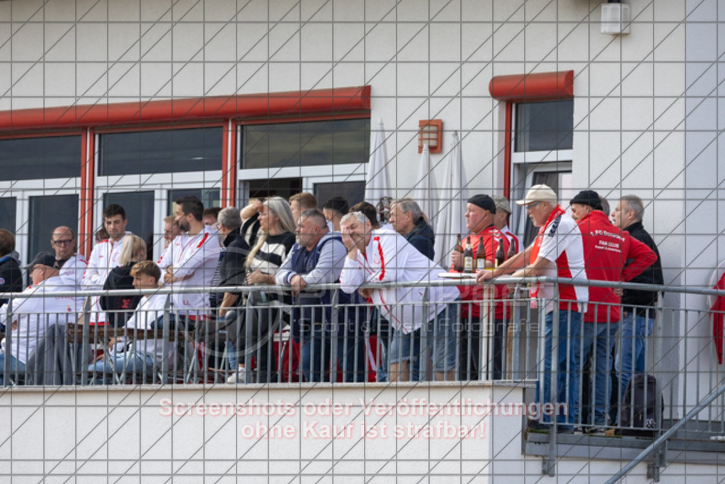 20250928_132051_0194 | #,1.FC Donzdorf (schwarz) vs. TV Derendingen (rot), Fussball, Frauen-Verbandsliga Württemberg, 03. Spieltag, Saison 2025/2026, Rasenplatz Lautertal Stadion, Süßener Straße 16, 73072 Donzdorf, 28.09.2025 - 13:00 Uhr,Foto: PhotoPeet-Sportfotografie/Peter Harich
