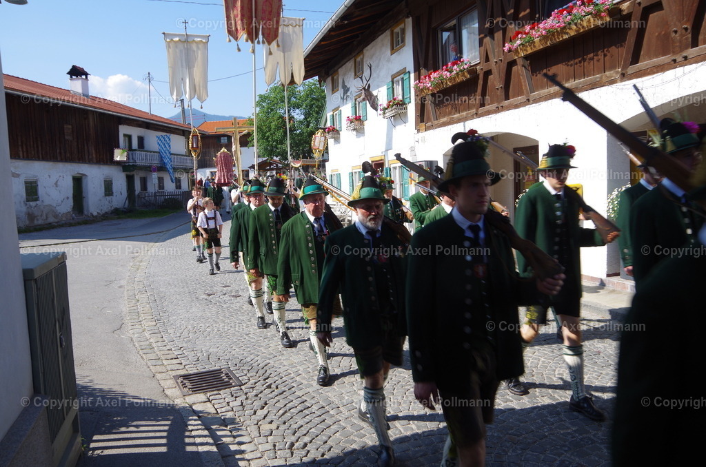 IMGP3428 | fotografiert von Axel PollmannLeonhardi Wallfahrt Benediktbeuern und Murnau, Fronleichnam, Fasching, Landschaft im Loisachtal und Benediktbeuern  - Realisiert mit Pictrs.com