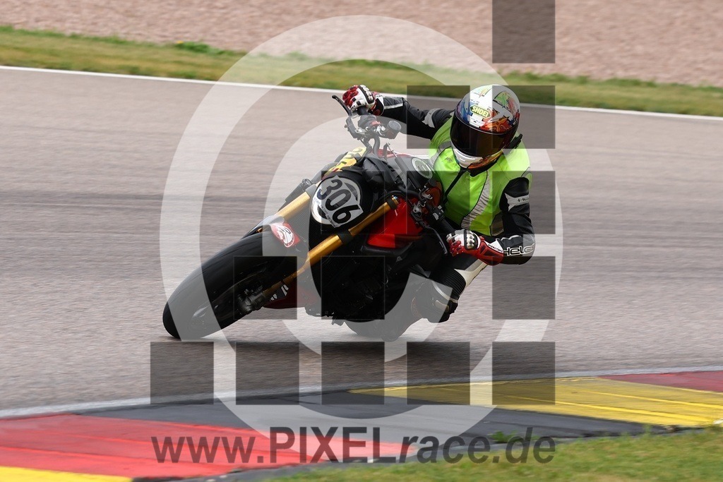 0306-20240819_01289 | Schöne Erinnerungen an spannende Momente - das festzuhalten ist unser Job. PIXELrace.de ist seit 2003 auf den Rennstrecken Europas unterwegs um die Action draußen beim Fahren und die wunderbare Stimmung imm Fahrerlager für euch einzufangen.