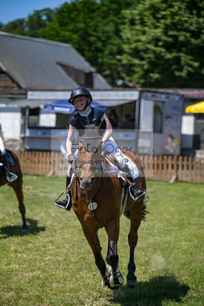 Reitturnier Voxtrup | Entdecke hochwertige Reitturnierfotos von Foto Oger. Professionell, emotional und authentisch – jetzt Lieblingsmomente im Shop bestellen.Deutschlandweite Turnierfotografie. - Realisiert mit Pictrs.com