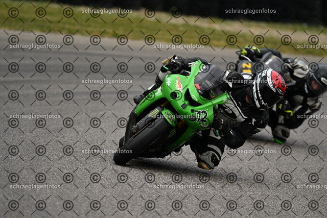 25bt02-0404 | markuskiefer.com - Realisiert mit Pictrs.com