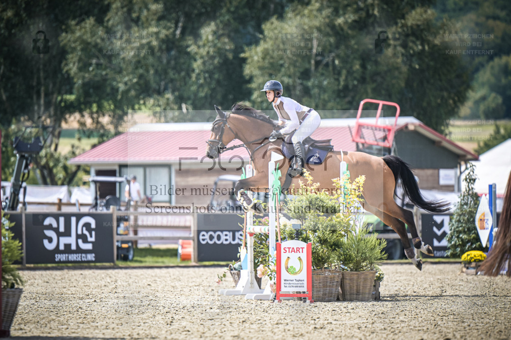 DOS_6224 | Entdecke hochwertige Reitturnierfotos von Foto Oger. Professionell, emotional und authentisch – jetzt Lieblingsmomente im Shop bestellen. - Realisiert mit Pictrs.com