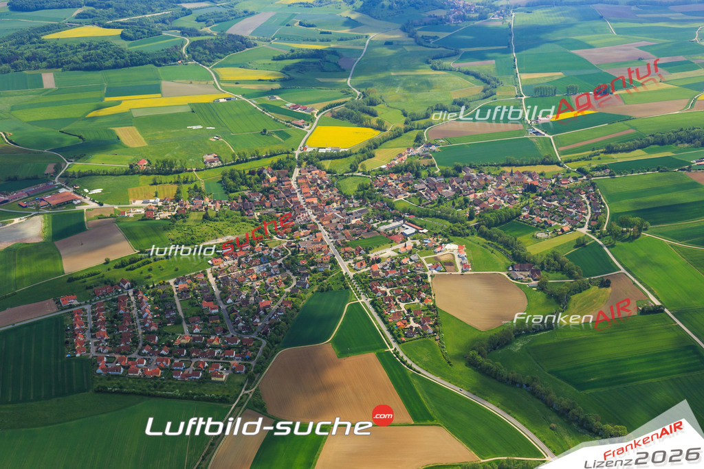 Luftbild von Gebsattel  - Luftaufnahme wurde 2015 von https://frankenair.de mittels Flugzeug (keine Drohne) erstellt - die Geschenkidee