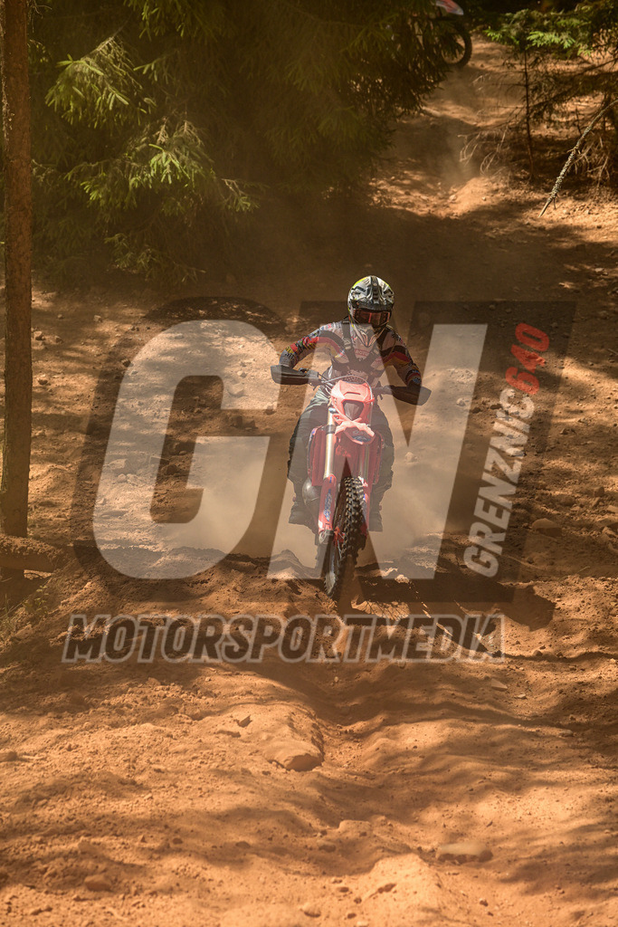 NZ8_2043 | grenznic640