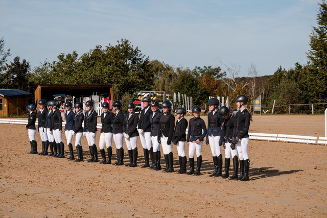2026_10_03_Siefer-Hof_124144_Z63_56487848 | Professionelle Reitsport-, Turnier- und Eventfotografie von Robert Broda. Galerien mit ausgewählten und bearbeiteten Bildern direkt online ansehen und bestellen.