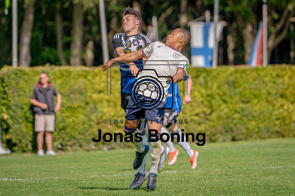 Fußball I C-Junioren I Saison 2025-2026 I Pfingsturnier Langförden I 12998 | jns.sportfotos - Realisiert mit Pictrs.com