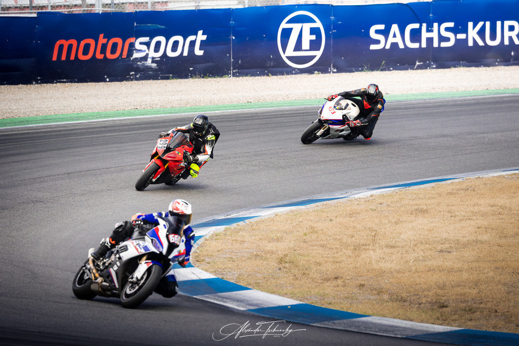 Ducati Trackday Hockenheimring 2026 | Entdecken Sie die faszinierende Welt von Alexander Tschuncky Arts: Kreative Fotografie, atemberaubende Automobilkunst und hochwertiger Bilderdruck. Lassen Sie sich inspirieren! - Realisiert mit Pictrs.com