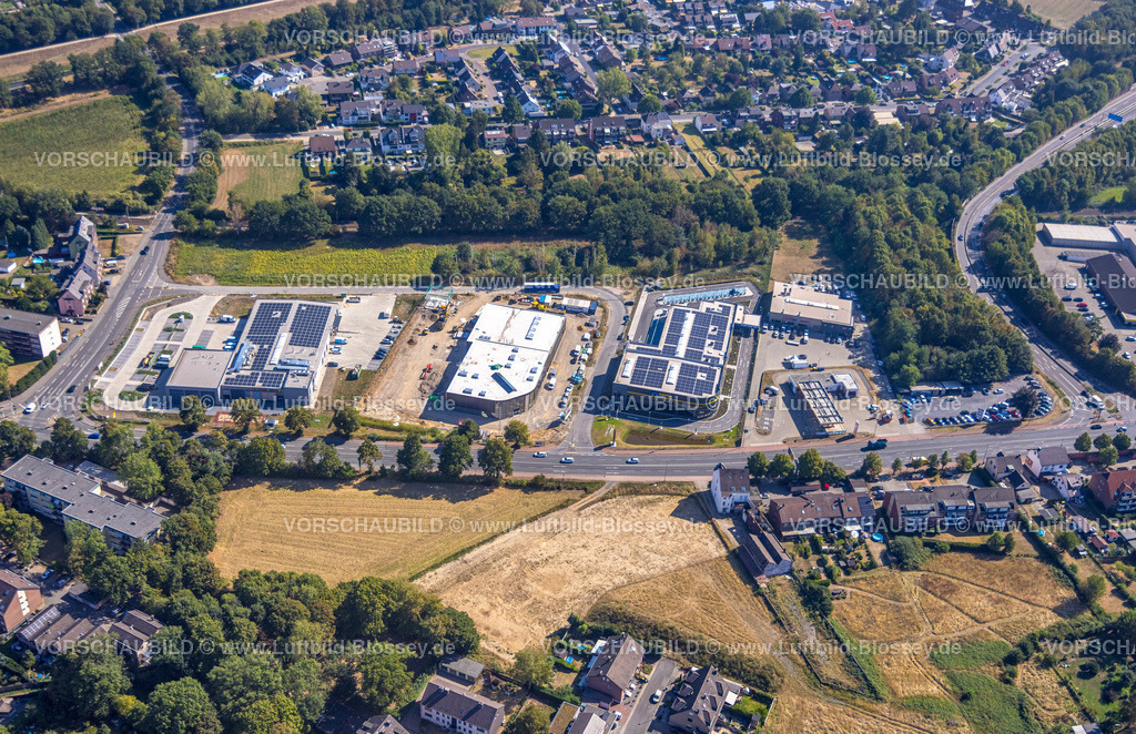 Dinslaken220806687 | Luftbild, Baustelle Gewerbegebiet Willy-Brandt-Straße Ecke Bärenstraße, Bäckerei Schollin, Porsche Zentrum, Niagara Carwash, mit Solardach, Averbruch, Dinslaken, Ruhrgebiet, Nordrhein-Westfalen, Deutschland