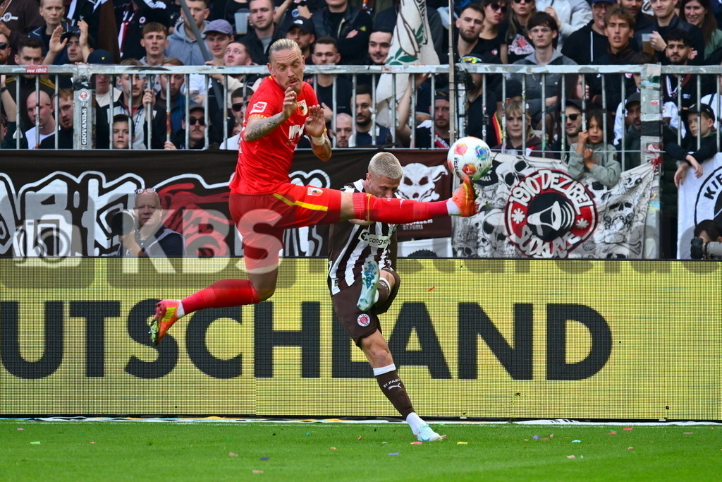 KBS Picture_FCStPauli-FCAugsburg_023 | v.v. Wolf Marius (FC Augsburg) , Oppie Louis (St.Pauli) ,Sportplatz :  Millerntor Stadion, - Realisiert mit Pictrs.com