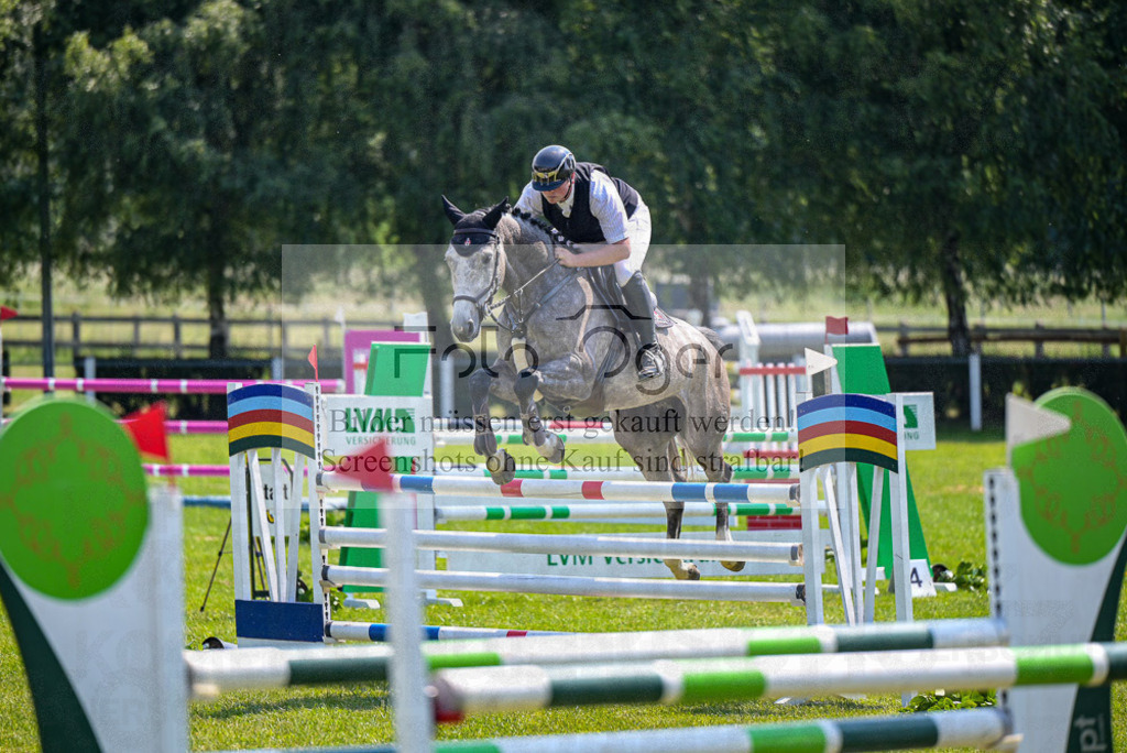 Reitturnier Voxtrup | Entdecke hochwertige Reitturnierfotos von Foto Oger. Professionell, emotional und authentisch – jetzt Lieblingsmomente im Shop bestellen.Deutschlandweite Turnierfotografie. - Realisiert mit Pictrs.com